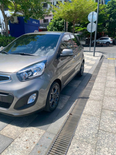 Kia morning ឆ្នាំ2012 smart key ប្រភេទ សាំង ហ្គាស់ ស៊ីន