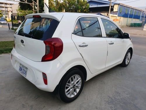 Kia Picanto Full Option ប្រភេទឡានស្អាត