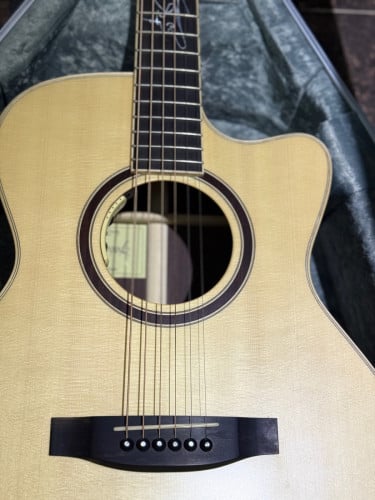 Lakewood Sungha Jung Signature