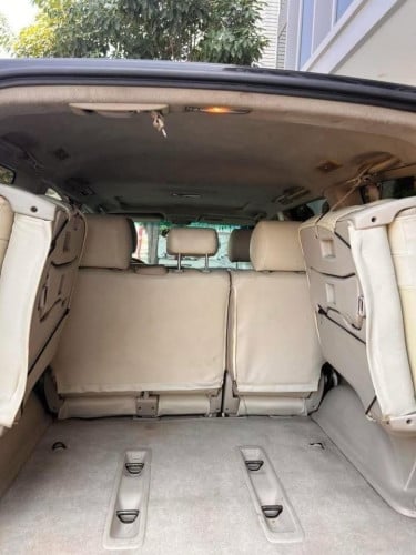 Land Cruiser PRADO 04 V4 P2 Auto ម៉ាស៊ូតសុីប្រេងទិចធានាថ្មីលក់ប្រញាប់លុយ