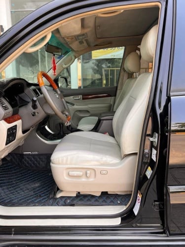 Land Cruiser PRADO 04 V4 P2 Auto ម៉ាស៊ូតសុីប្រេងទិចធានាថ្មីលក់ប្រញាប់លុយ