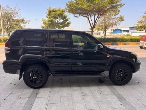 Land Cruiser PRADO 04 V4 P2 Auto ម៉ាស៊ូតសុីប្រេងទិចធានាថ្មីលក់ប្រញាប់លុយ