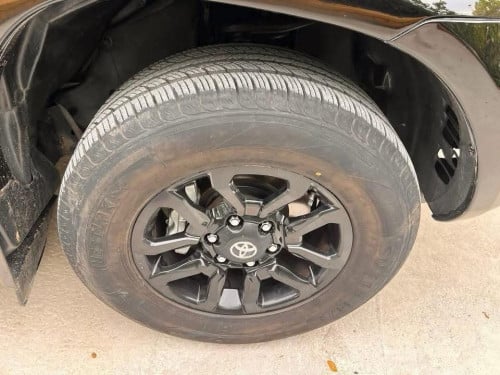 Land Cruiser PRADO 04 V4 P2 Auto ម៉ាស៊ូតសុីប្រេងទិចធានាថ្មីលក់ប្រញាប់លុយ
