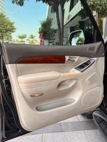 Land Cruiser PRADO 04 V4 P2 Auto ម៉ាស៊ូតសុីប្រេងទិចធានាថ្មីលក់ប្រញាប់លុយ
