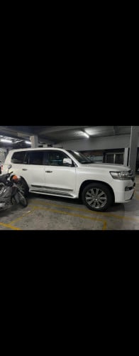 Landcruiser 2016 full option V6 ម៉ាសីនសាំង  53500 ចរចារ