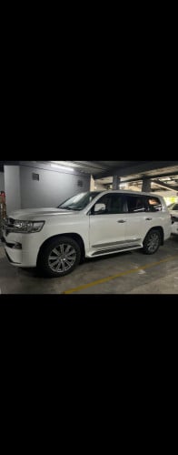 Landcruiser 2016 full option V6 ម៉ាសីនសាំង  53500 ចរចារ