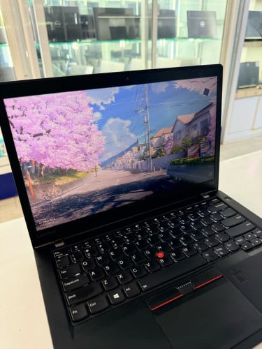 Lenovo ThinkPad T470sCore : i7-7600URam : 8GB DDR4HDD : 256GBDisplay : 14”(FHD)Touchscreen