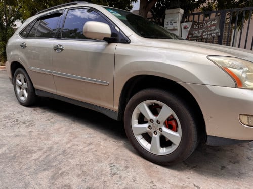 Lexus 330 full 2004 (16500$)