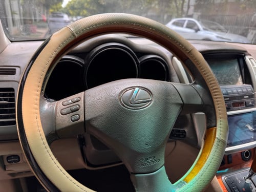 Lexus 330 full 2004 (16500$)