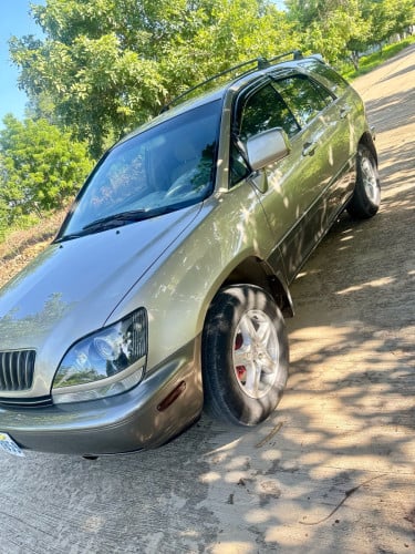 Lexus 99ប៉ុងមួយឡានស្អាត ហ្គាសហេីយ តំលៃល្អ រៀបចំហេីយ(ទីតាំងបាត់ដំបង)
