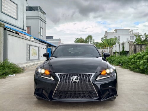 LEXUS IS200T LUXURY 2016 UPGRADE 2016 Full Option ពណ៍ខ្មៅ