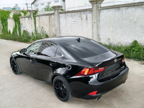 LEXUS IS200T LUXURY 2016 UPGRADE 2016 Full Option ពណ៍ខ្មៅ