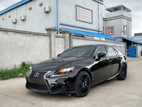 LEXUS IS200T LUXURY 2016 UPGRADE 2016 Full Option ពណ៍ខ្មៅ