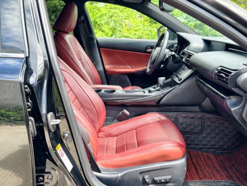 LEXUS IS200T LUXURY 2016 UPGRADE 2016 Full Option ពណ៍ខ្មៅ