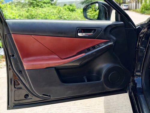 LEXUS IS200T LUXURY 2016 UPGRADE 2016 Full Option ពណ៍ខ្មៅ