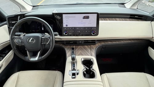 Lexus LM350h 2024 VIP 4-Seats (Excellent Condition)⁠