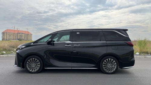 Lexus LM350h 2024 VIP 4-Seats (Excellent Condition)⁠