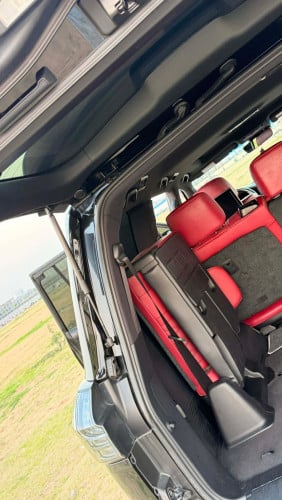 Lexus LX570 2019 kuro arab