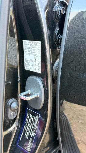 Lexus LX570 2019 kuro arab