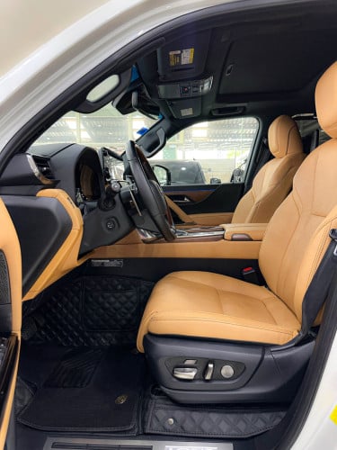 Lexus LX600 2023