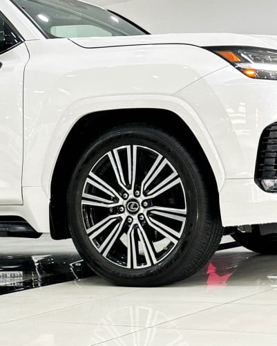 Lexus LX600 2023