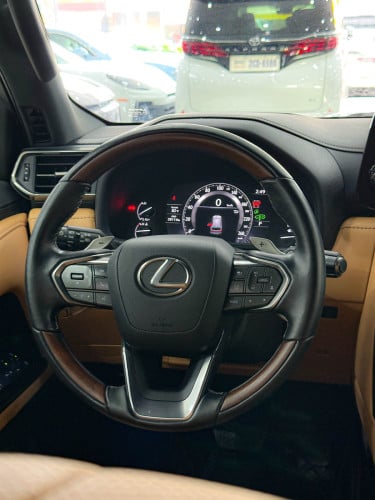 Lexus LX600 2023