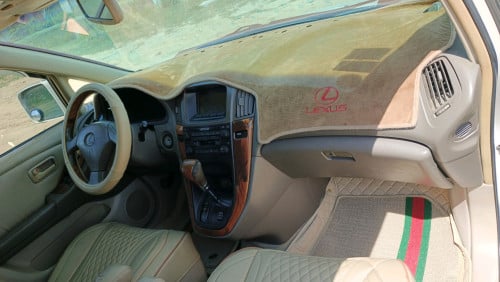 Lexus Rx 300 99 ប៉ុង1 ឡានស្អាត