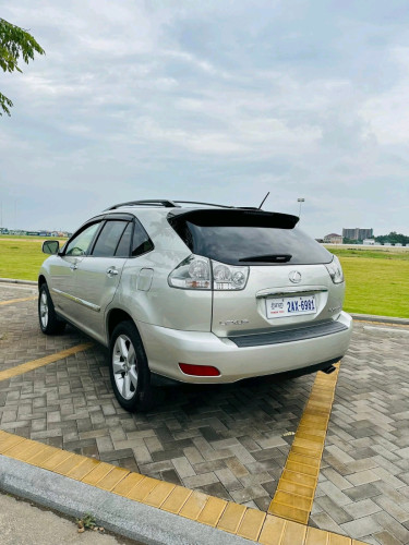 Lexus RX 330 04 P2 half full option