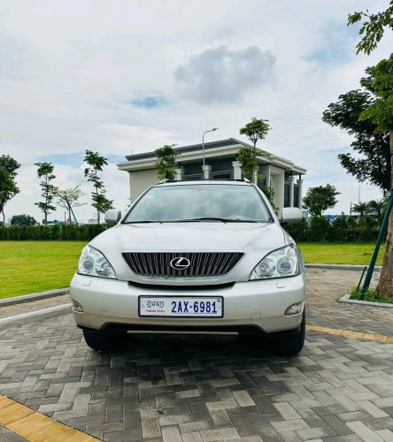 Lexus RX 330 04 P2 half full option