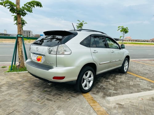 Lexus RX330 ប៉ុង2 ឆ្នាំ2004 ពណ៍ទឹកប្រាក់ ពាក់កណ្តា