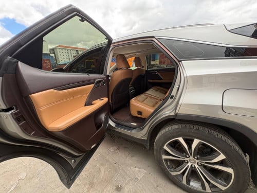 Lexus Rx450h 2017 Full OPTION Premium + HUD ឡើងកាង F-Sport ឲ រៀបចំមួយស្អាតឲ2 keys + ( គីឡូតិច ឡានមូល