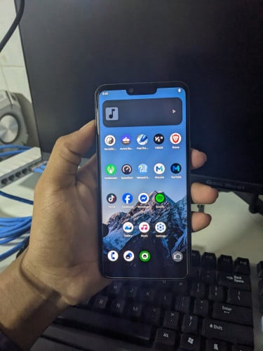 LG G8 THINQ 99%