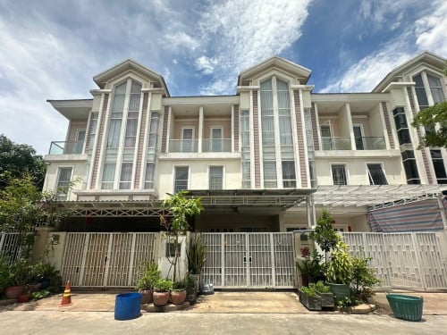 Link house for rent