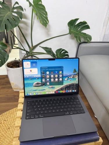 M5 MacBook 14inch