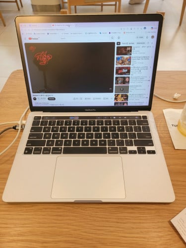 macbook pro M1
