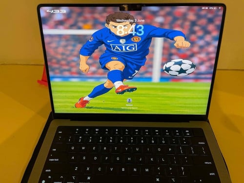 MacBook Pro m1Pro 512GB មិនសូវបានប្រេី មានប្រអប់មួយset