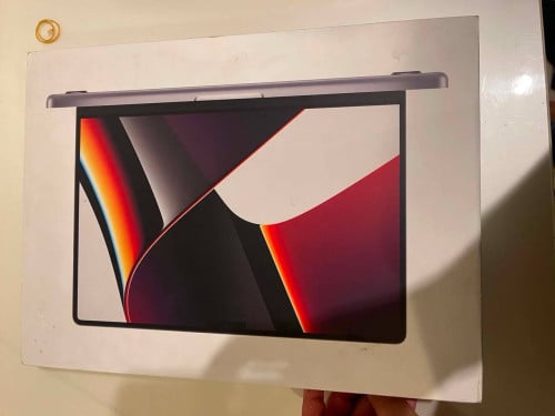 MacBook Pro m1Pro 512GB មិនសូវបានប្រេី មានប្រអប់មួយset