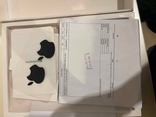 MacBook Pro m1Pro 512GB មិនសូវបានប្រេី មានប្រអប់មួយset