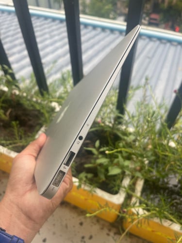 Mackbook Air mini Zin all have changer