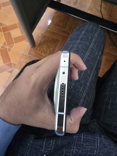 Magic 6 pro ក្រុមហ៊ុនចំ ស្អាត ៩៩