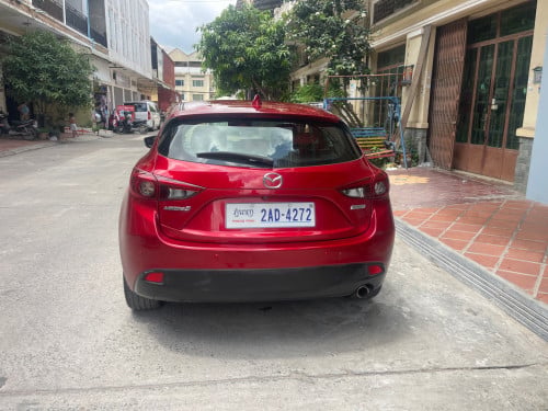 Mazda 3 year 2015 Full option