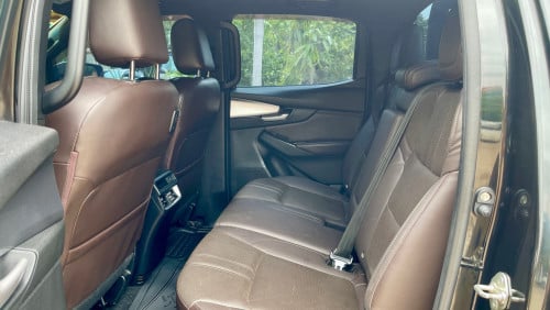 Mazda BT50 2022 (4x4) ថ្មីណាស់ Urgent Sale!!!