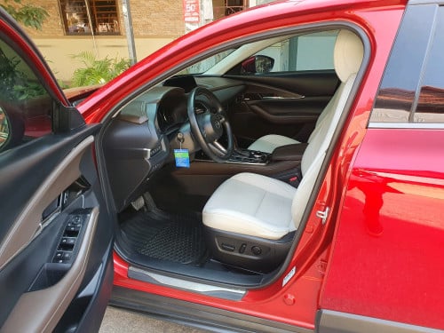 Mazda Cx30 Full Option ប្រភេទឡានស្អាត