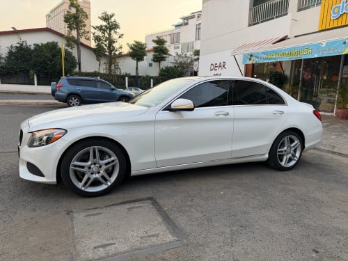 Mercedes Benz C300 luxury ក្រដាស់ពន្ធ