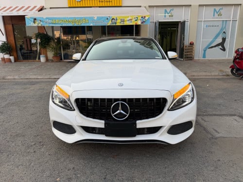 Mercedes Benz C300 luxury ក្រដាស់ពន្ធ