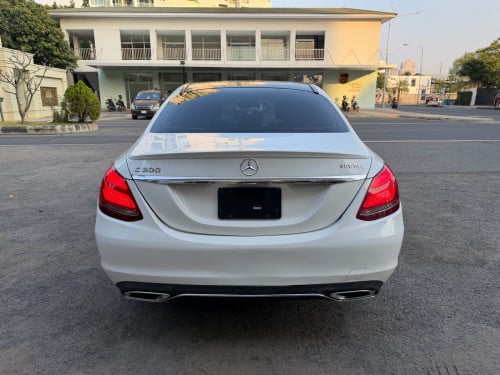 Mercedes Benz C300 luxury ក្រដាស់ពន្ធ