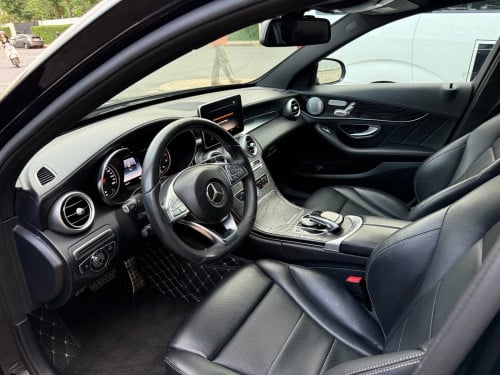 Mercedes Benz c300AMG 4Matich ឡាក្រដាស់ពន្ធ