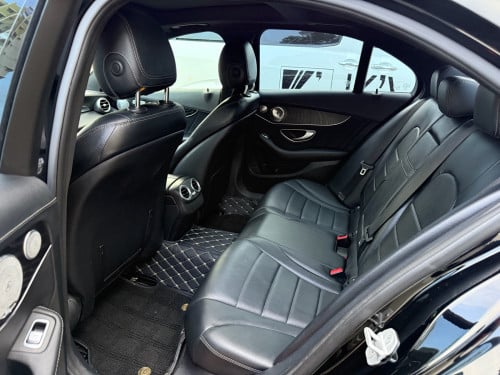 Mercedes Benz c300AMG 4Matich ឡាក្រដាស់ពន្ធ