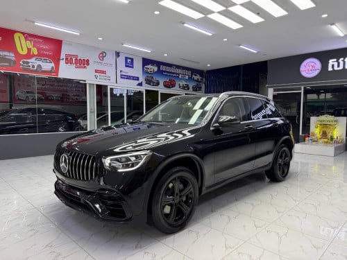 MERCEDES BENZ GLC300  Years: 2016​ Up 2020 Option: AMG PACKAGE