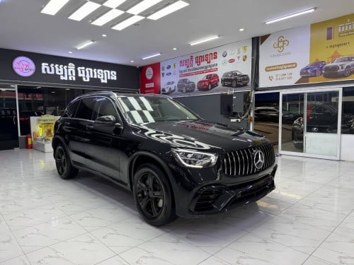 MERCEDES BENZ GLC300  Years: 2016​ Up 2020 Option: AMG PACKAGE